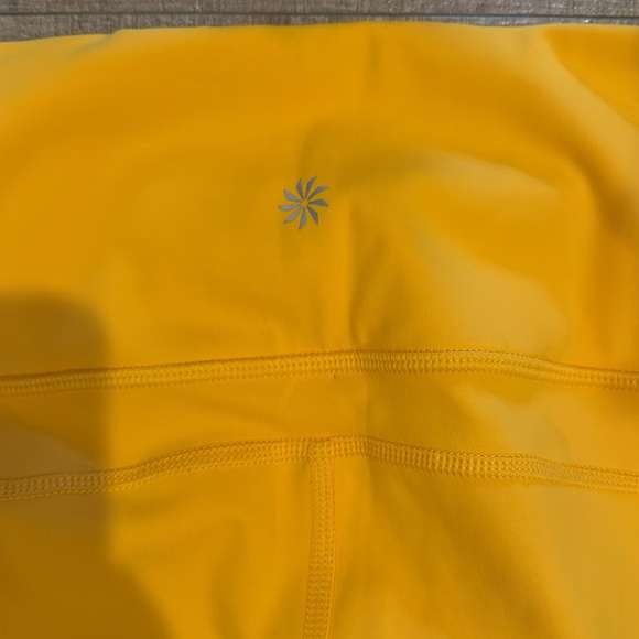 NWT ATHLETA Ultimate Stash II Capri Legging Radiant Sunshine Size Medium - Picture 10 of 13